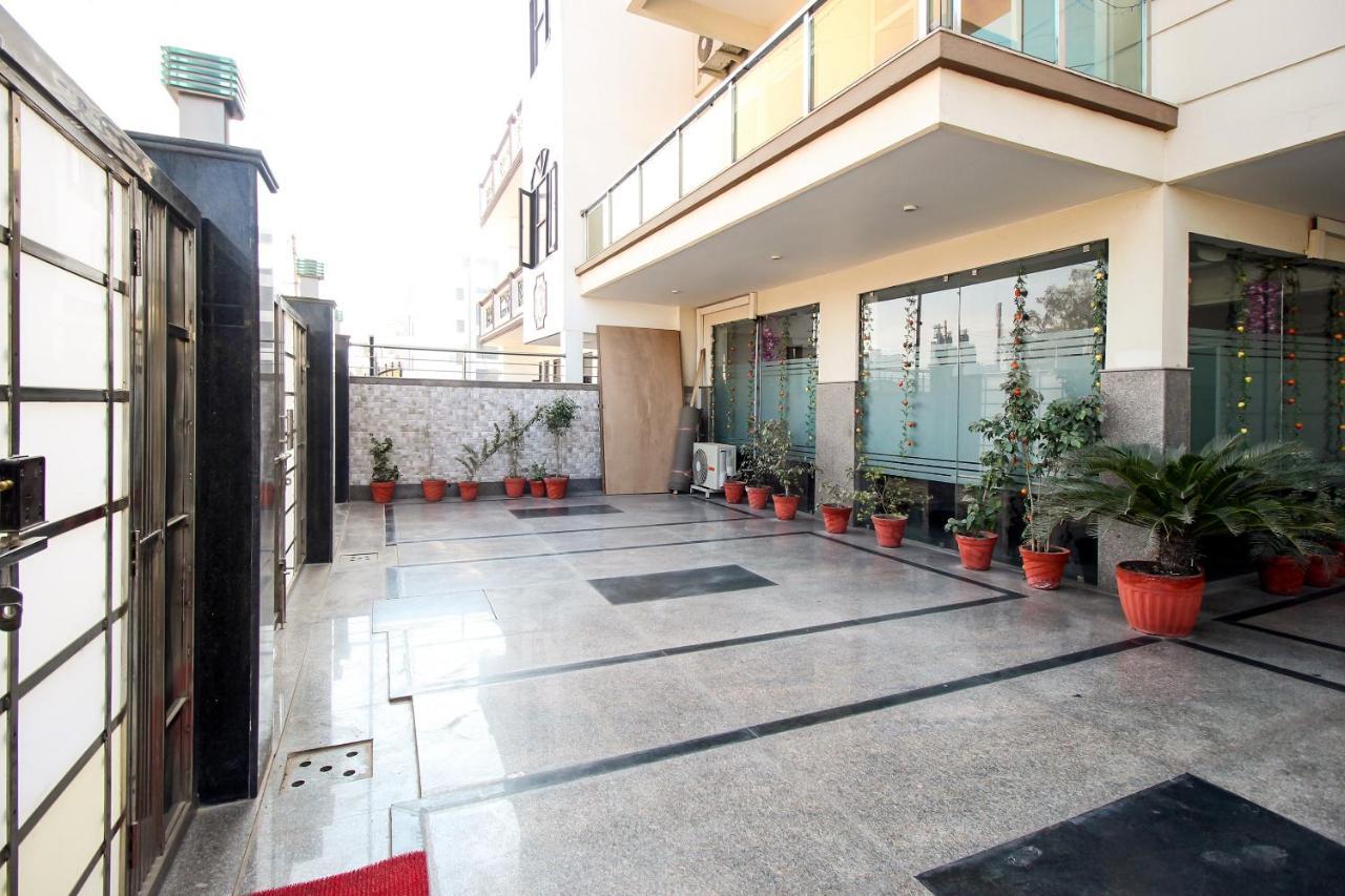 Oyo 8110 Nstay 31 Gurgaon Eksteriør bilde